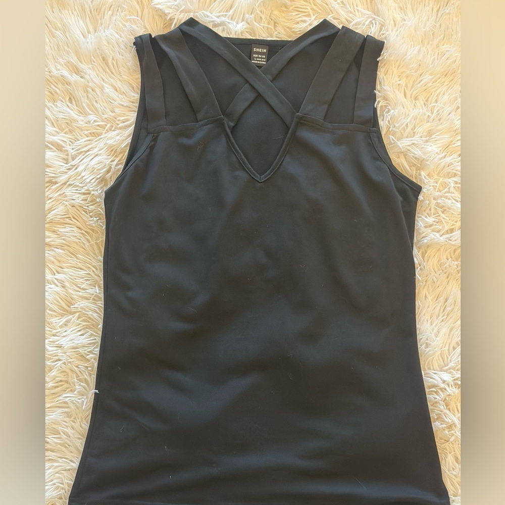 Black V neck Criss Cross  Sleeveless  Tank Top
